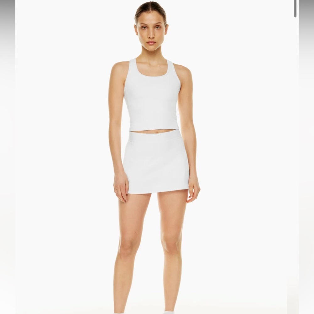 TNAslick court skirt